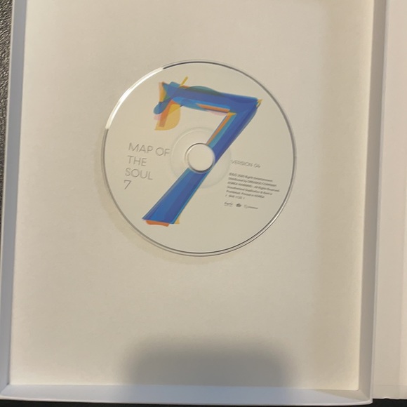 Map Of The Soul 7 (Ver. 04) - Picture 3 of 5
